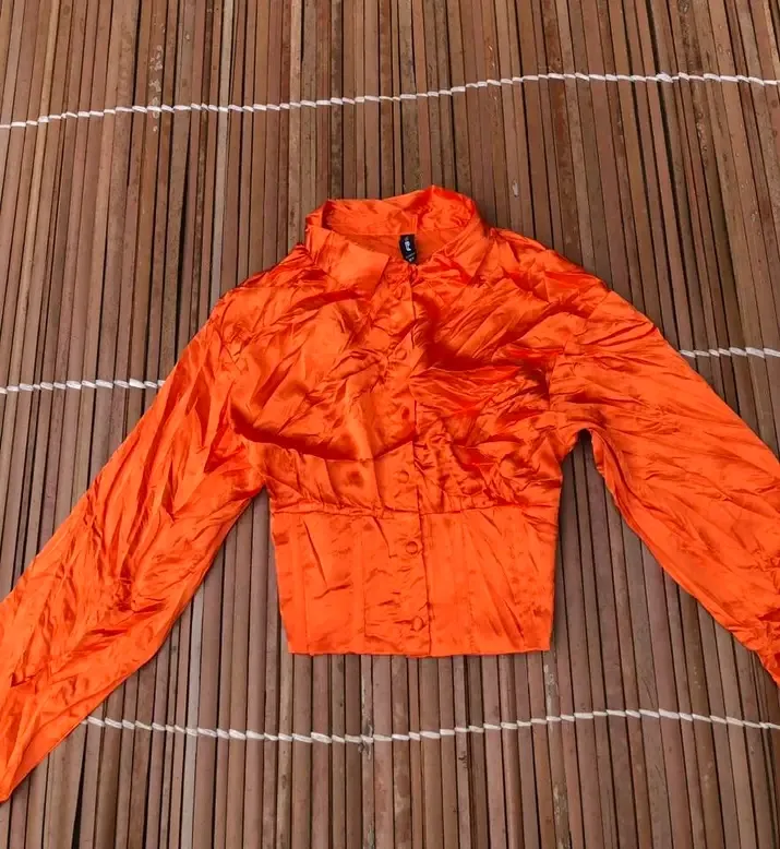 Veste orange brillante taille M 2