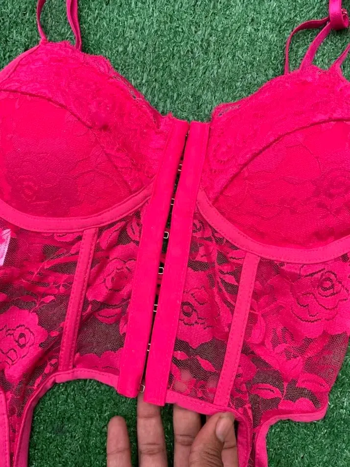 Soutien-gorge corset rose fluo dentelle
