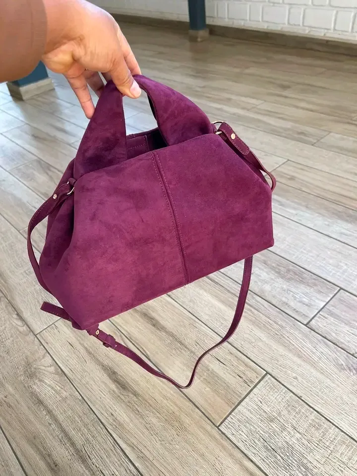 Sac à main violet en suède 3