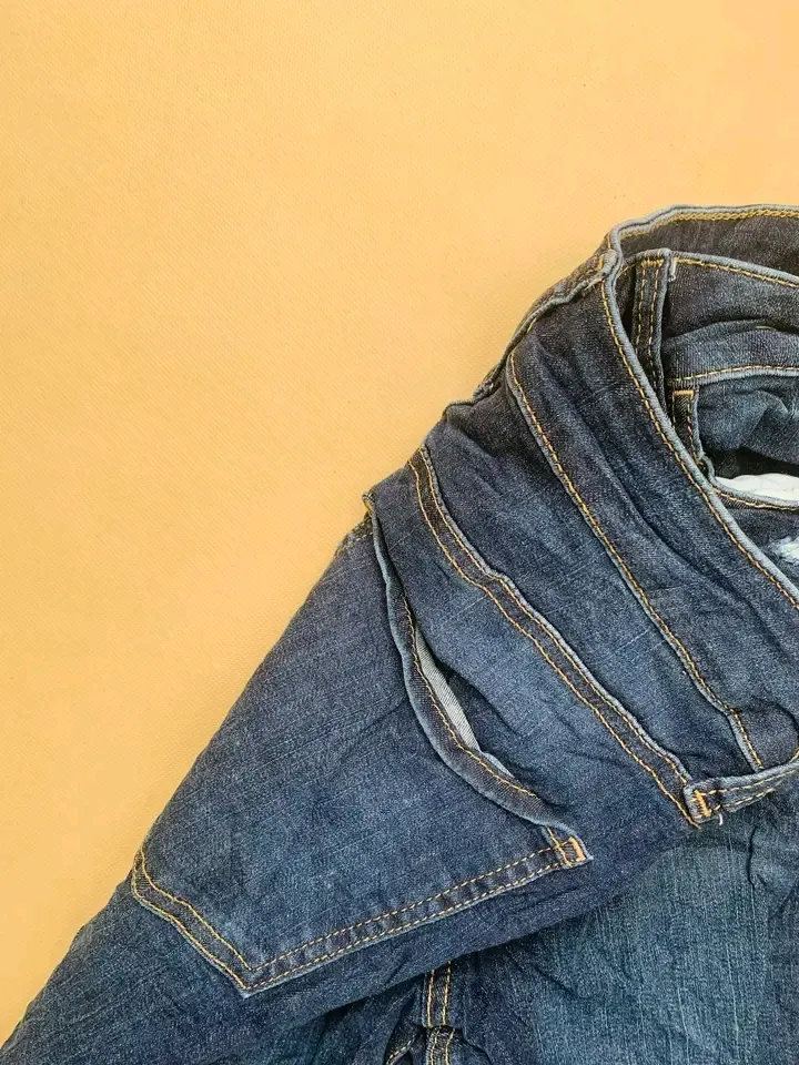 Jean slim déchiré bleu foncé 2