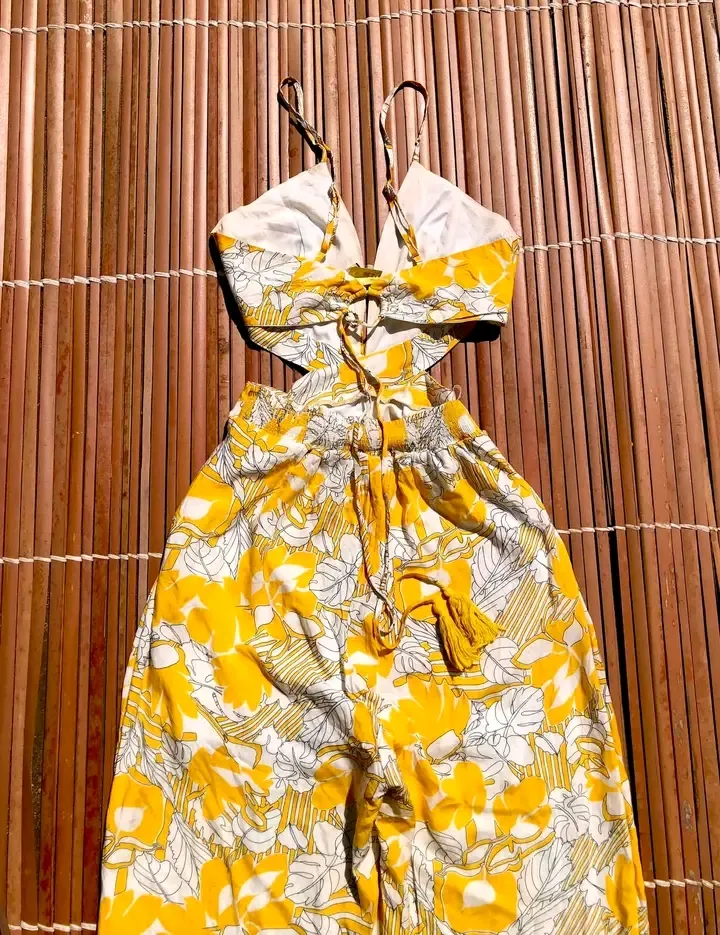 Combinaison jaune fleurs blanc été 3