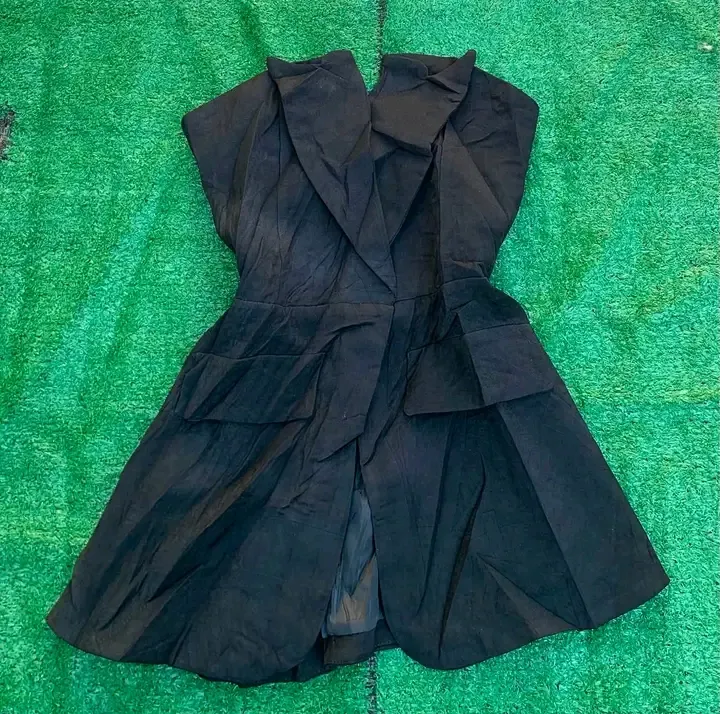 Haute noire volantée vintage 3