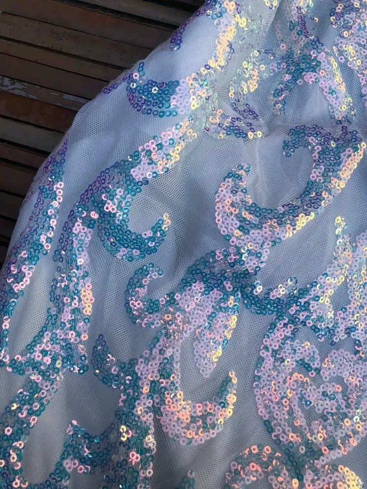 Robe tulle paillettes multicolores
