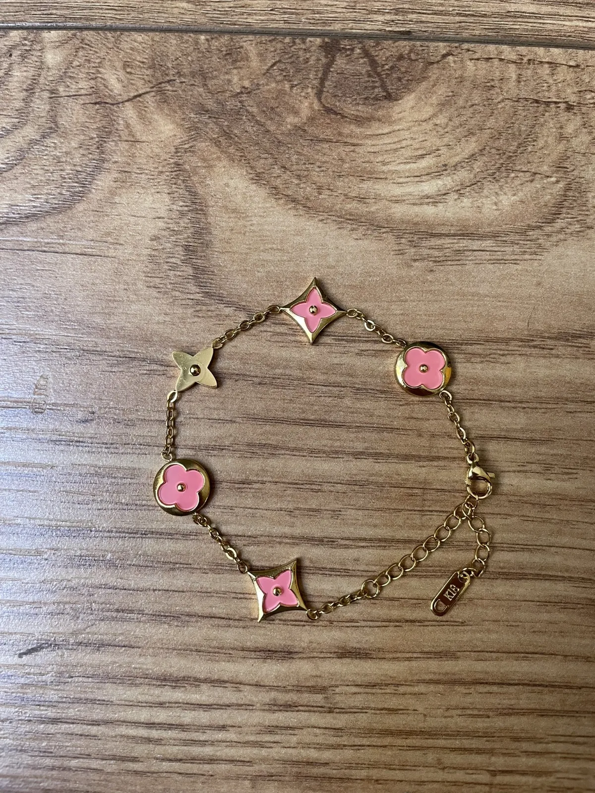 Bracelet chaîne dorée motifs étoiles 3
