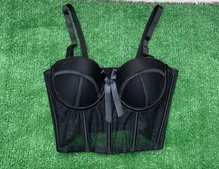 Crop top noir multi-poches 3