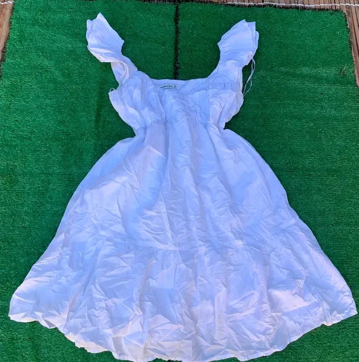 Robe blanche volantée enfant 2