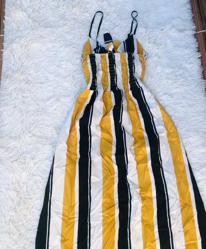 Robe rayée jaune noir blanc