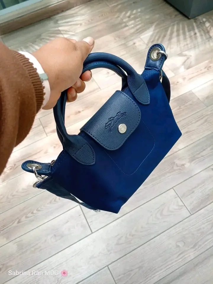 Sac à main bleu marine style Longchamp 3