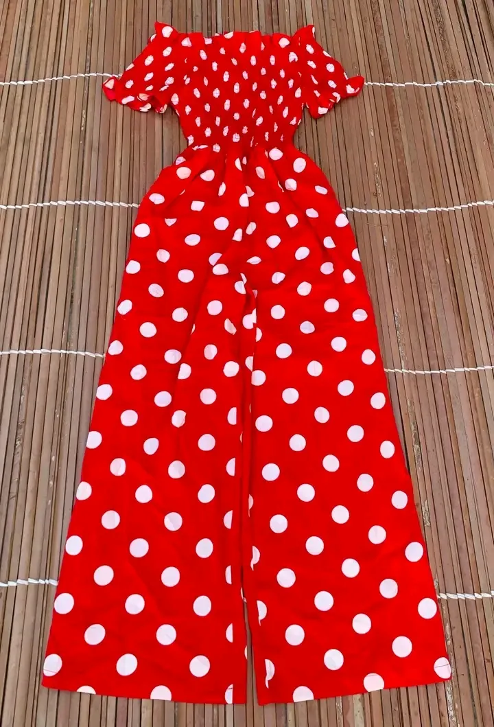 Robe rouge à pois blancs vintage