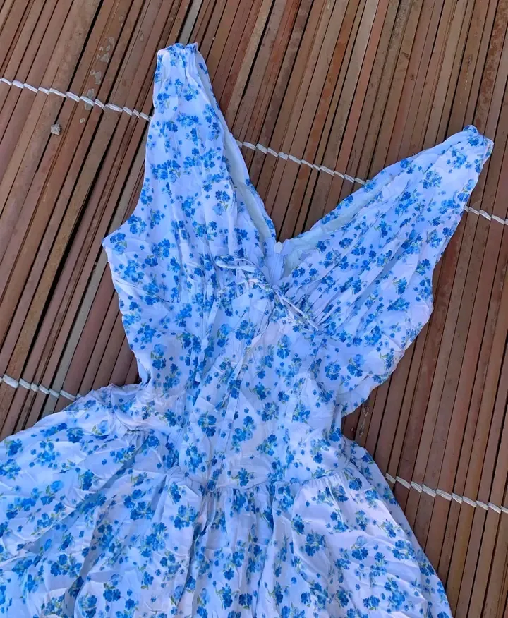 Robe bleu fleurs col V vintage 3