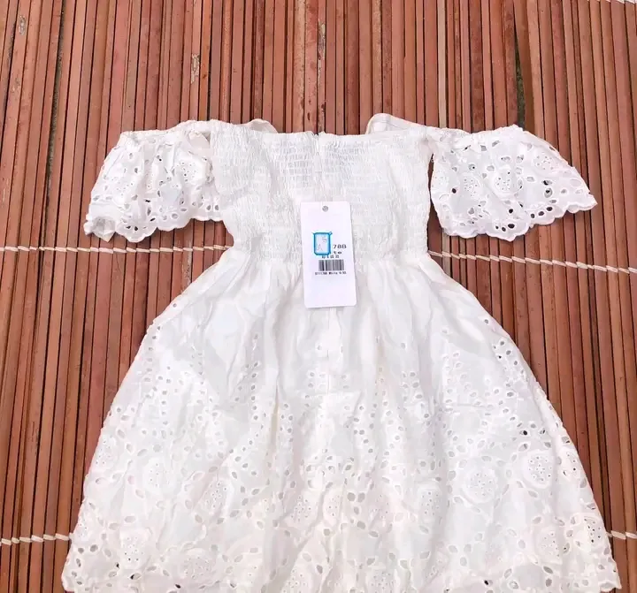 Robe blanche broderie anglaise enfant 2