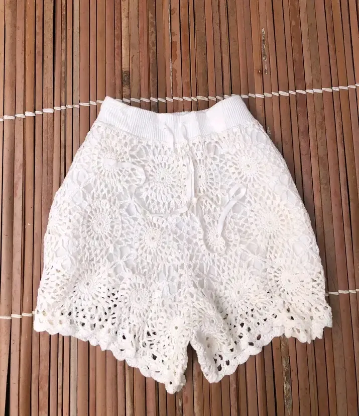 Short en dentelle crochet blanc 3