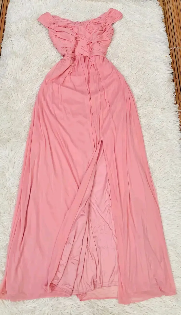 Robe longue rose drapée 3