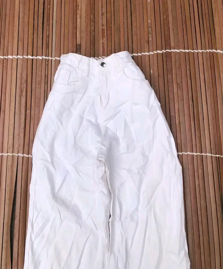 Pantalon blanc large taille haute 2