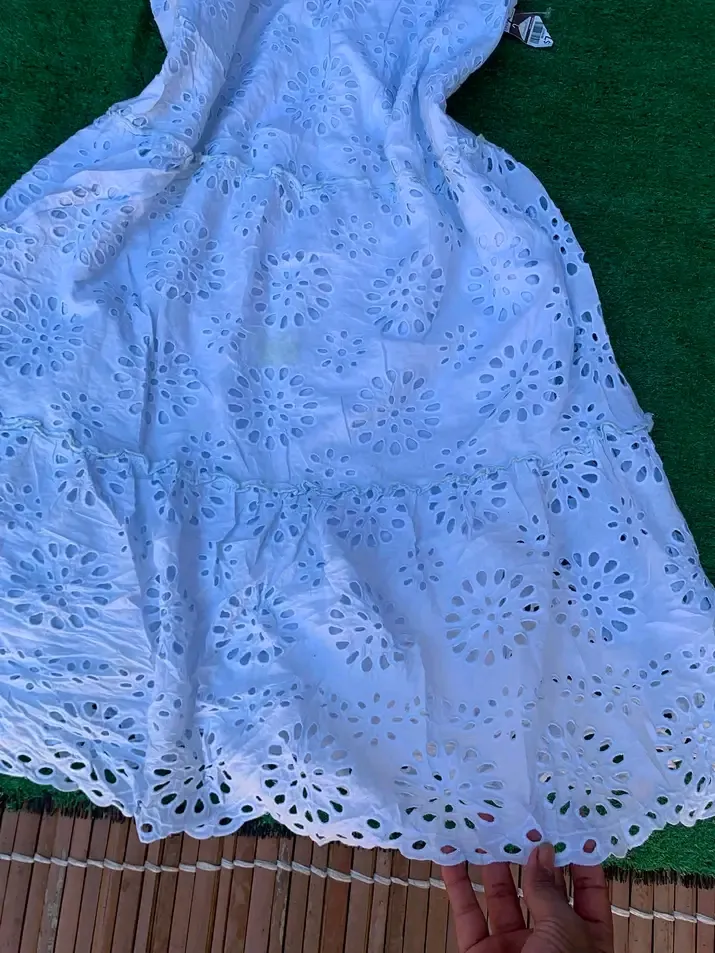 Robe dentelle blanche ajourée 2
