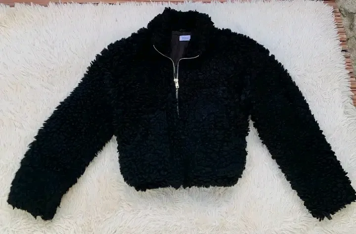 Pull court noir texturé manches longues 4