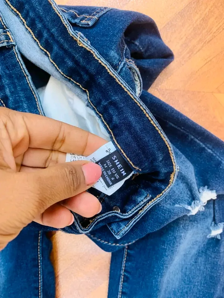 Jean déchiré bleu taille moyenne 2