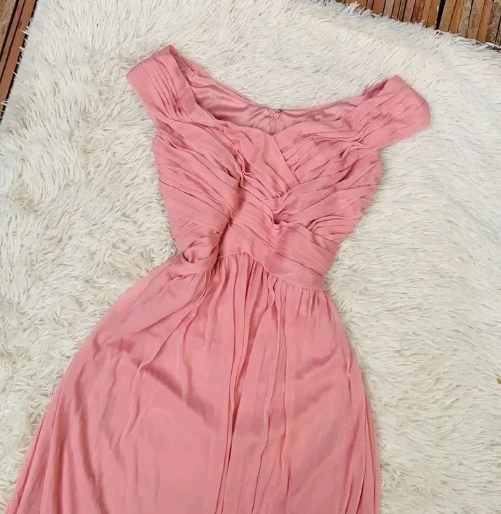 Robe longue rose drapée 2