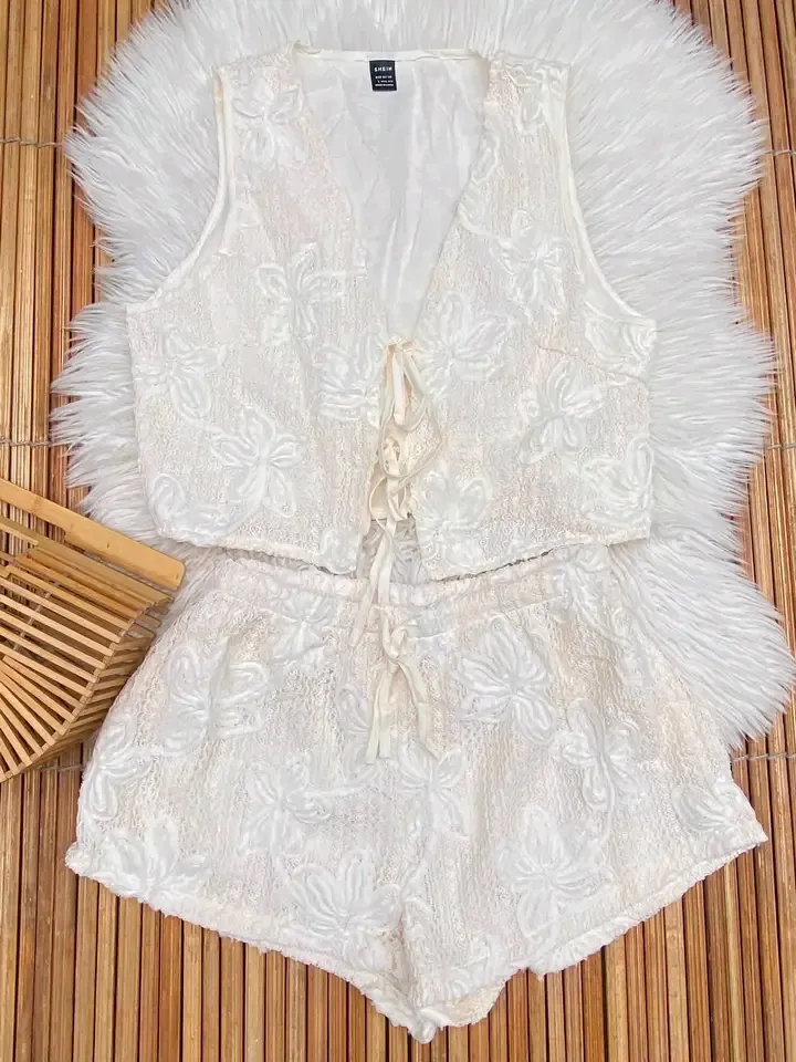 Ensemble short et gilet blanc texturé 3