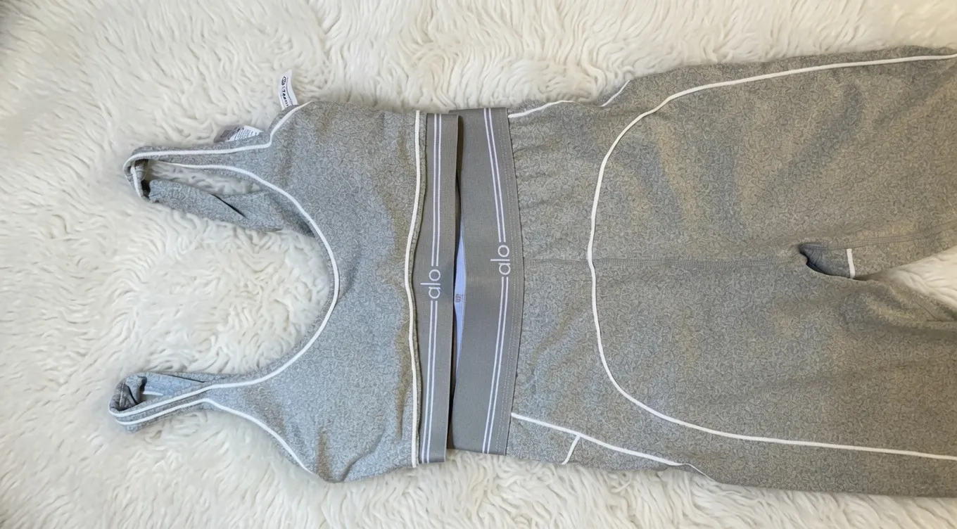 Ensemble legging alo yoga gris 4