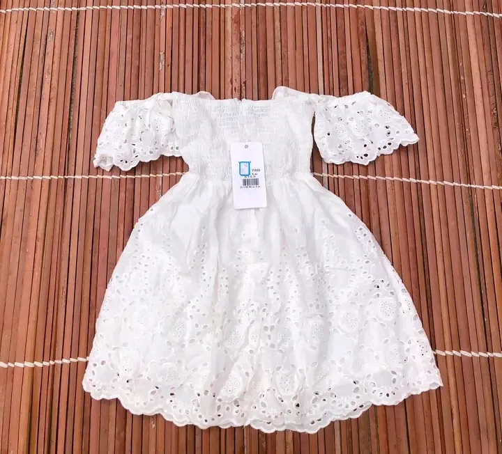 Robe blanche broderie anglaise enfant