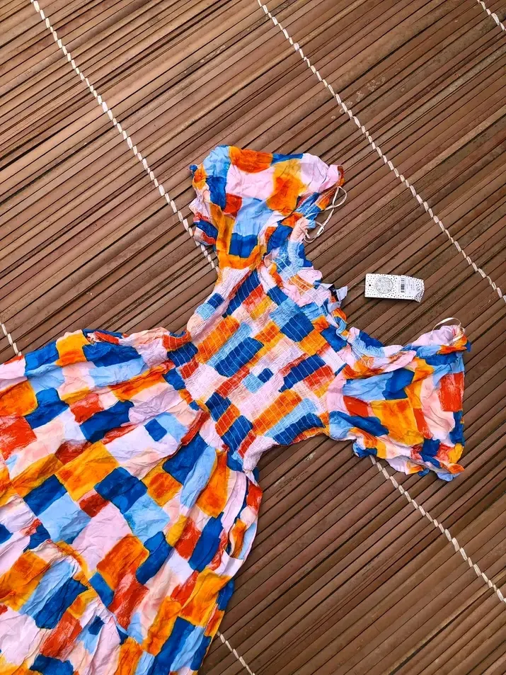 Robe à carreaux colorés manches volantées 2