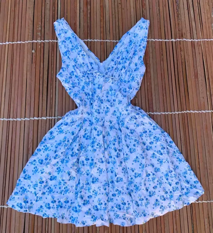 Robe bleu fleurs col V vintage 4