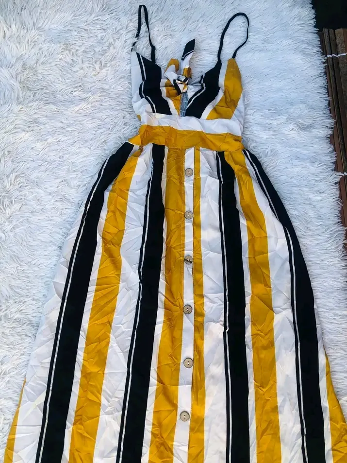 Robe rayée jaune noir blanc 2