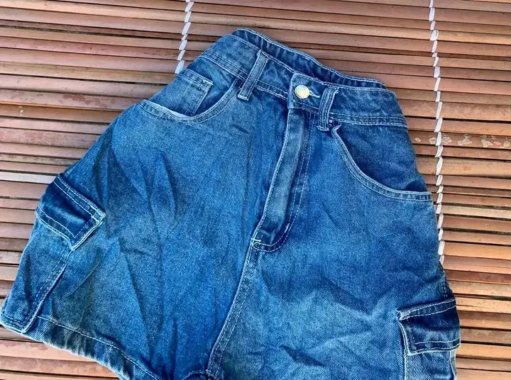 Short en jean bleu cargo poches