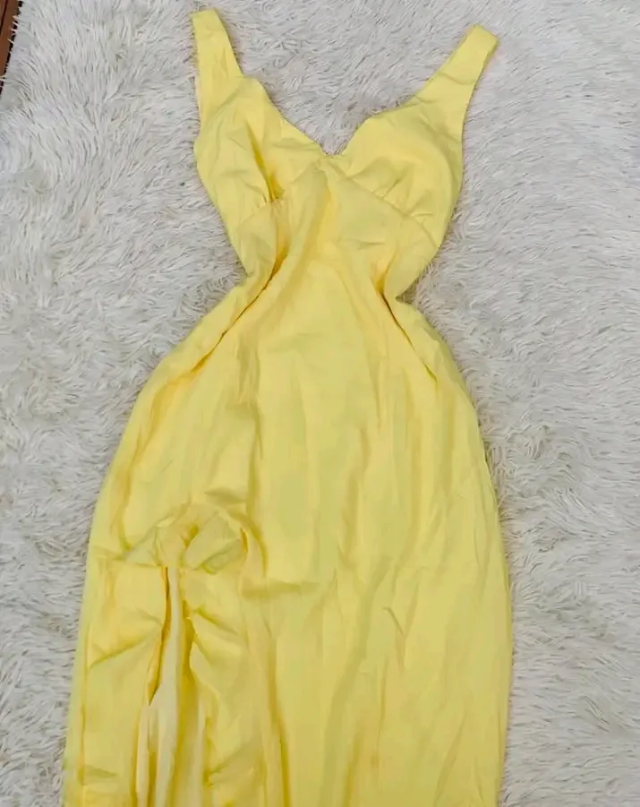 Robe longue jaune fluidité volants 3