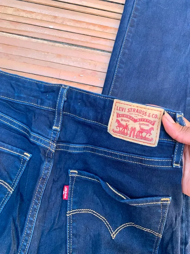 Jean Levi's bleu classique