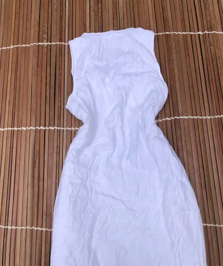 Robe blanche midi sans manches 3