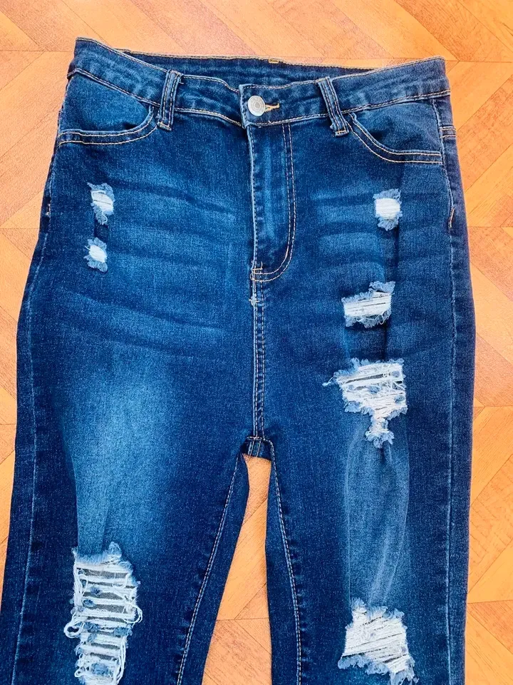 Jean déchiré bleu taille moyenne