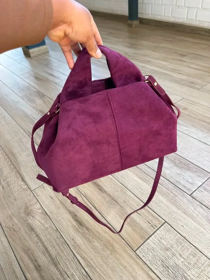 Sac à main violet en suède