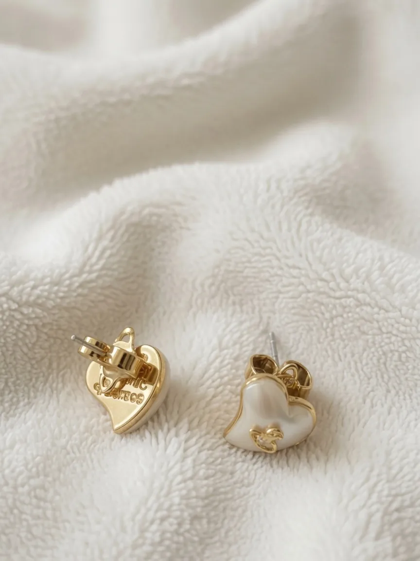 Boucles d'oreilles Vivienne Westwood créoles dorées perles 3