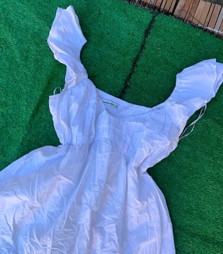 Robe blanche volantée enfant 3