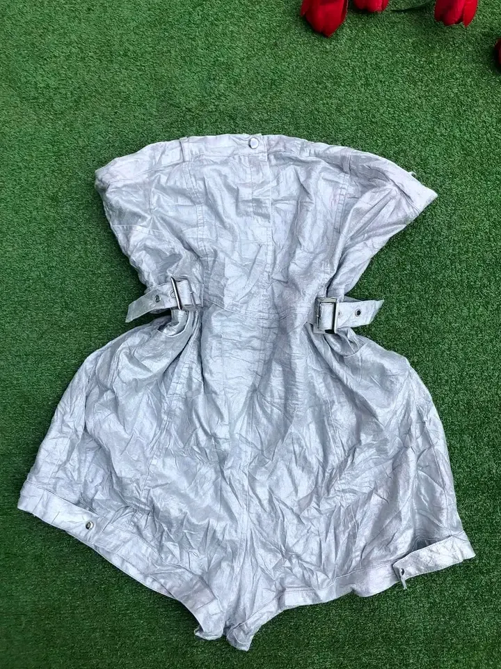 Combishort grise smockée manches bouffantes 3