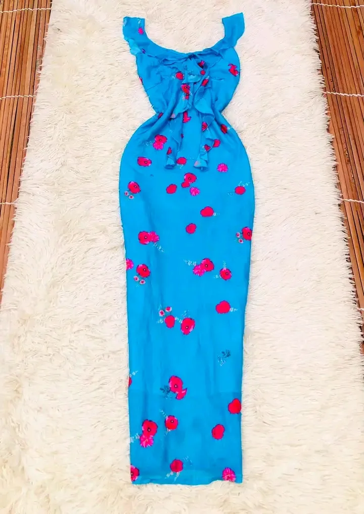 Robe bleue à motif floral enfant 4