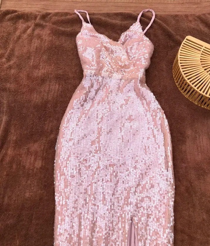 Robe longue rose dentelle ajustée 2