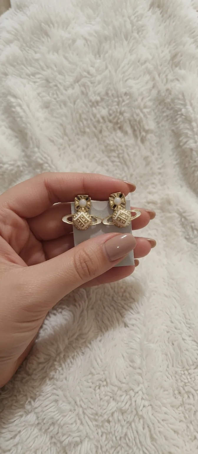 Paires de boucles d'oreilles Vivienne Westwood 3
