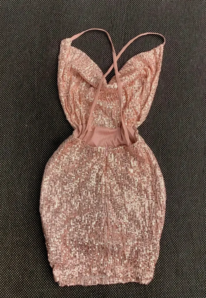 Robe rose poudré à sequins 3