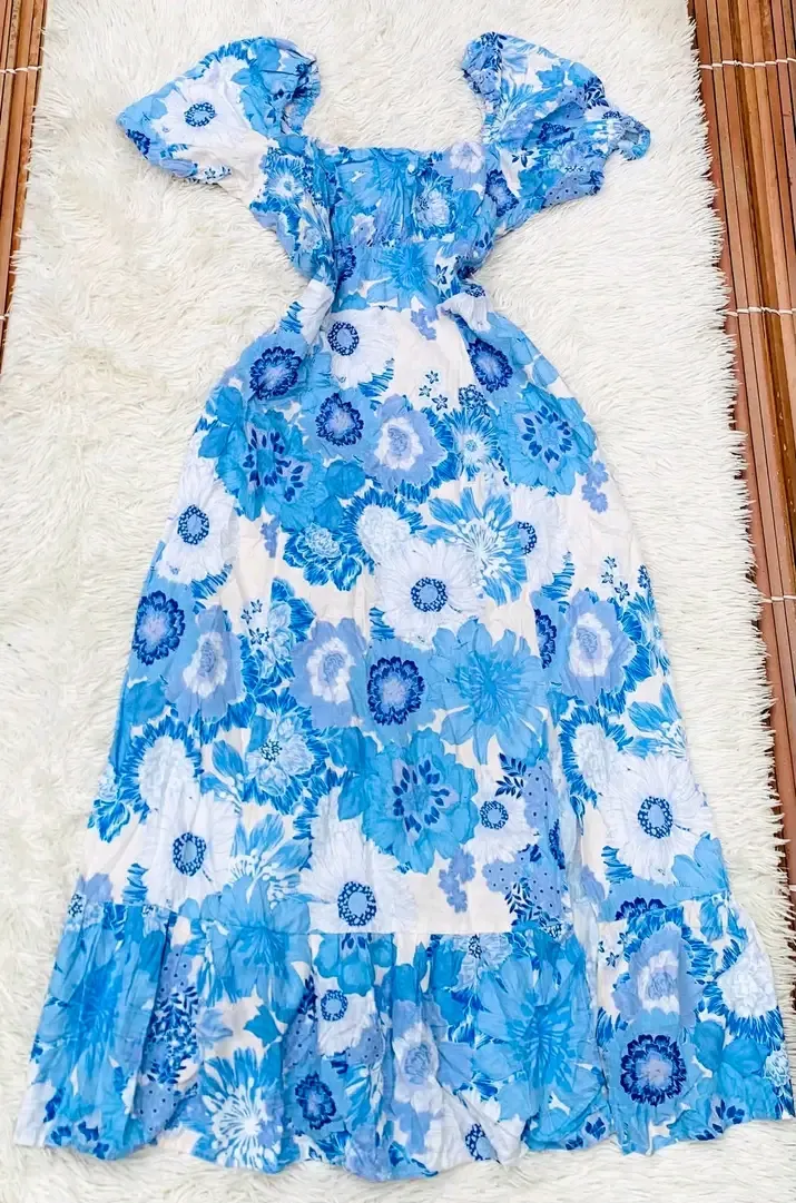 Robe vintage fleurs bleues et blanches