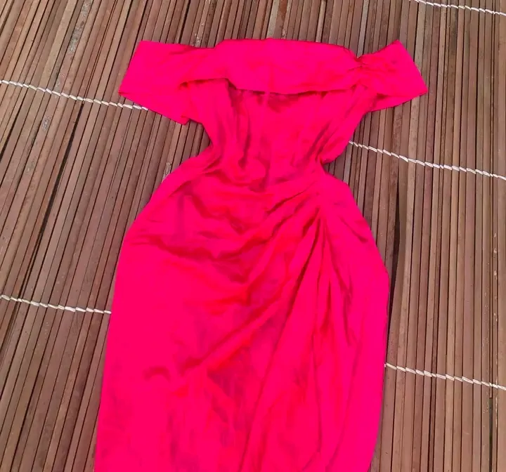 Robe longue rose vif asymétrique 2
