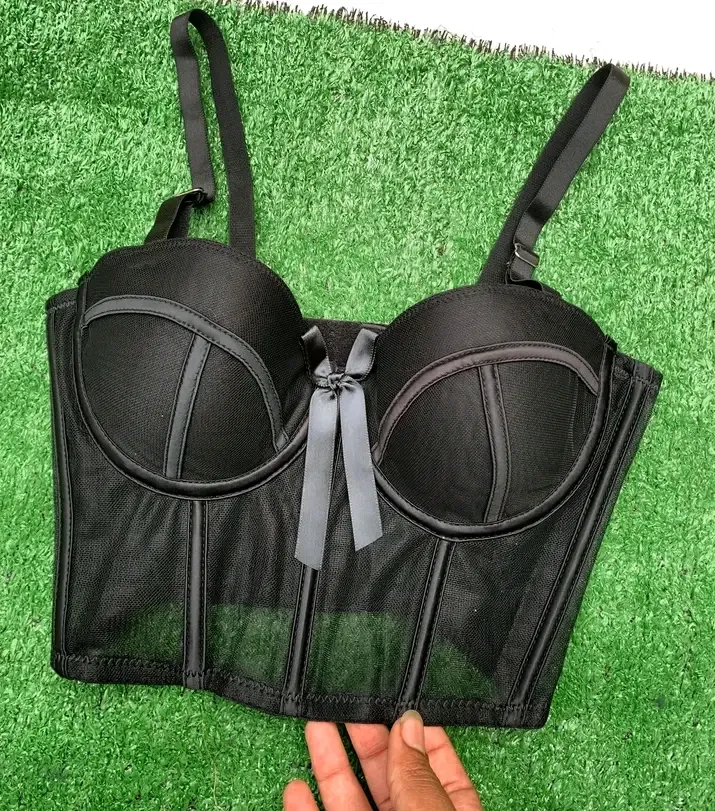 Crop top noir multi-poches 2