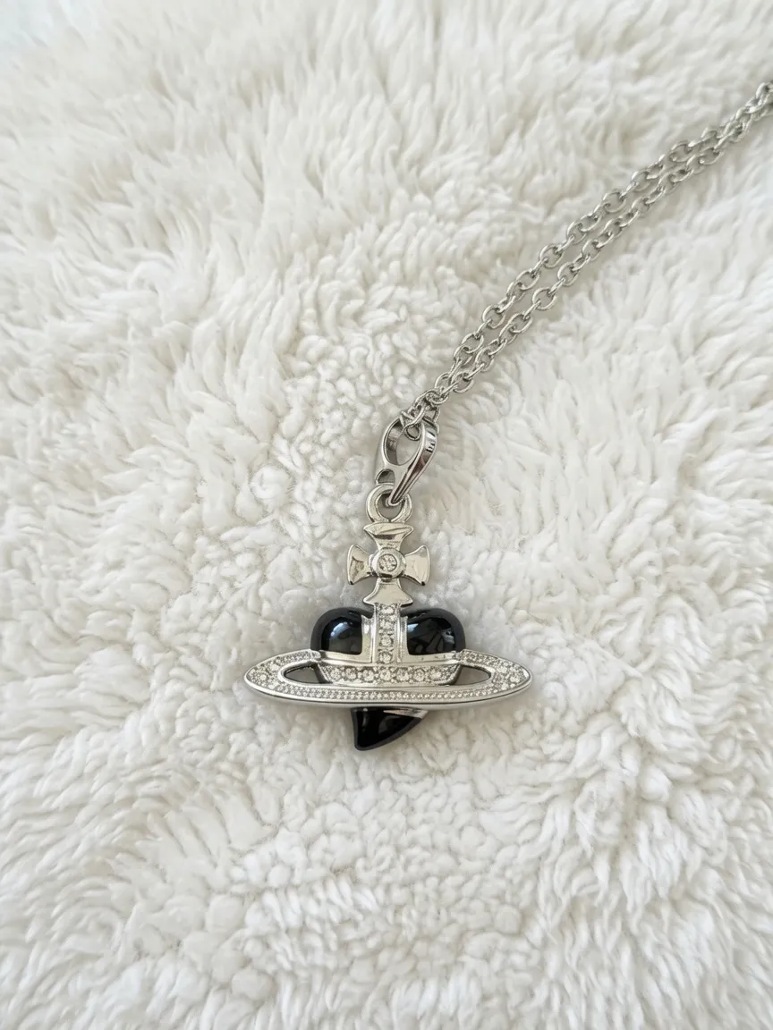 Collier pendentif planète argenté 4