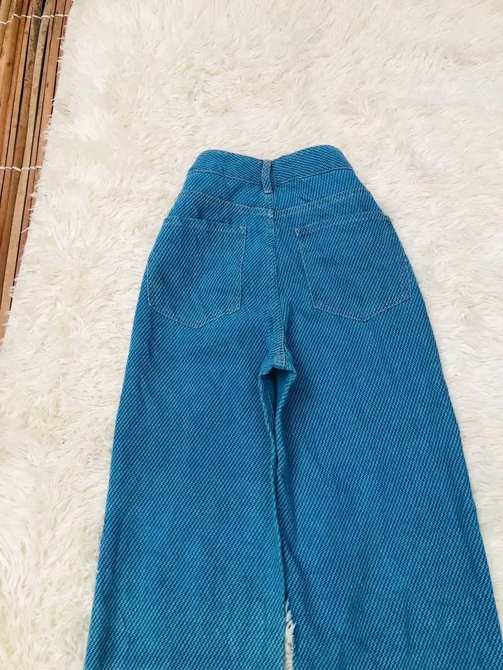 Jean bleu clair taille haute large 3
