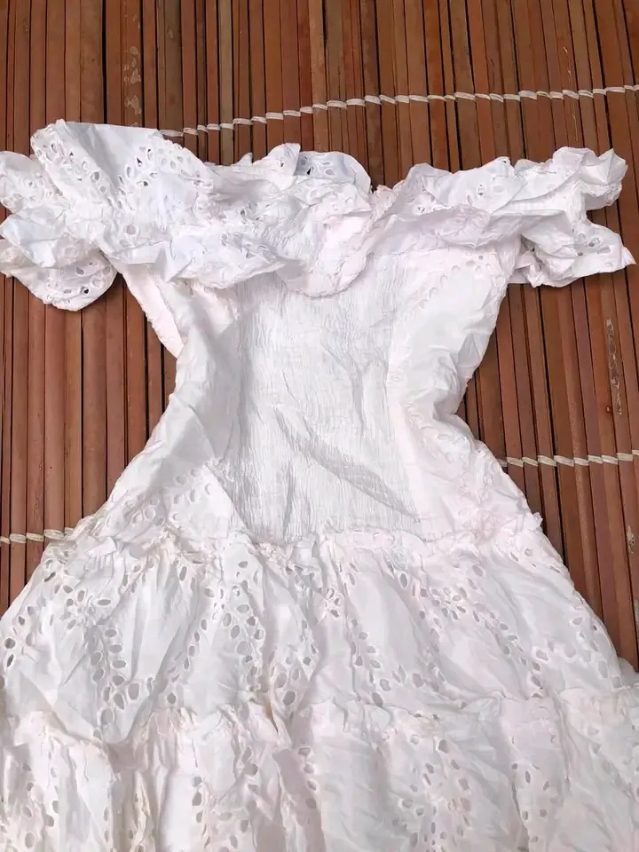 Robe blanche dentelle volants mariage