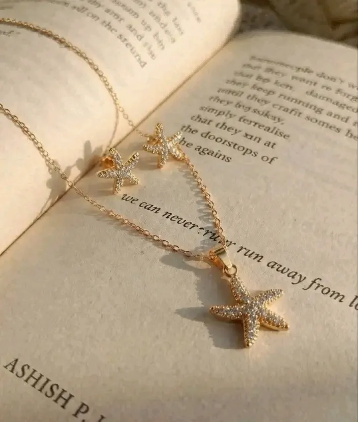 Collier pendentif étoile de mer doré