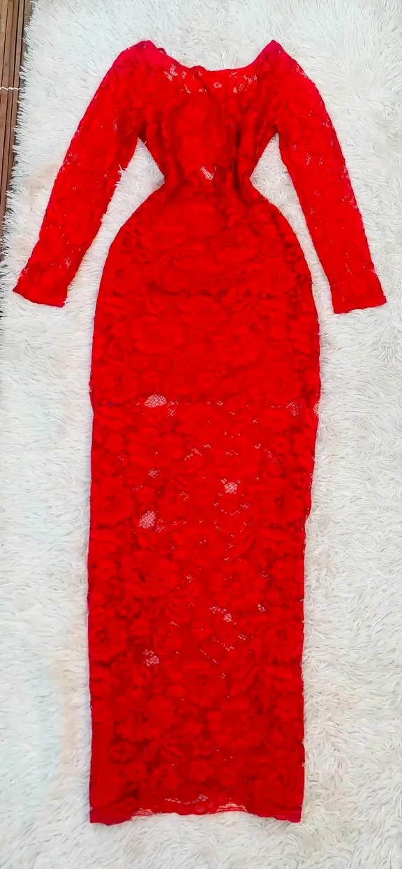 Robe dentelle rouge manches longues 3