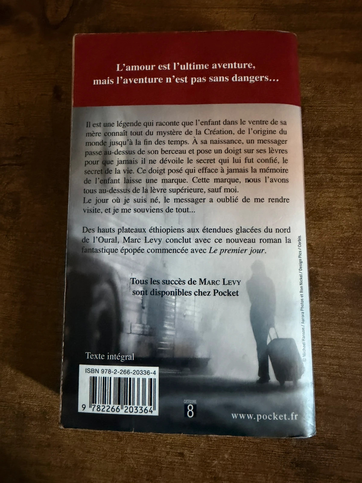 Roman La première nuit de Marc Levy, aux éditions Pocket. 2
